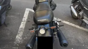 Moto Guzzi V7 III Stone Night Pack (2019 - 20)  (4)