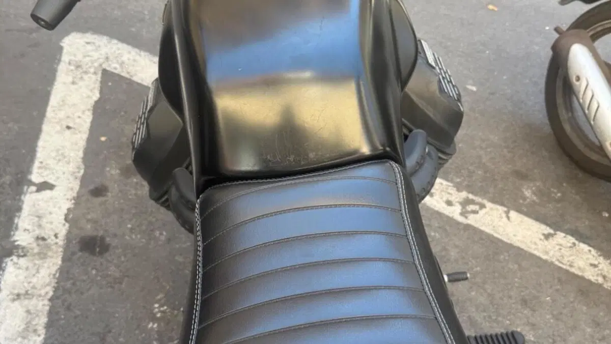 Moto Guzzi V7 III Stone Night Pack (2019 - 20)  (7)