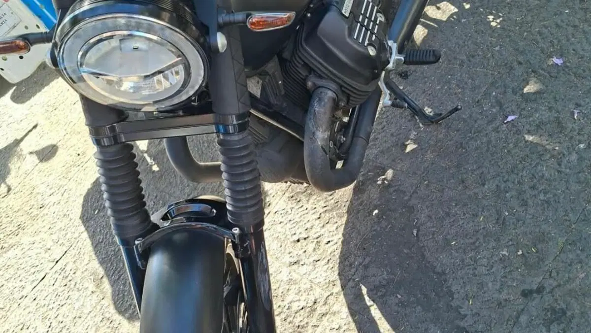 Moto Guzzi V7 III Stone Night Pack (2019 - 20)  (11)