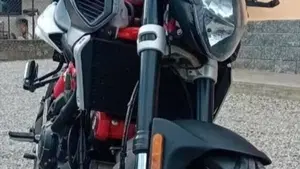 Aprilia Shiver 900 ABS (2017 - 18)  (2)