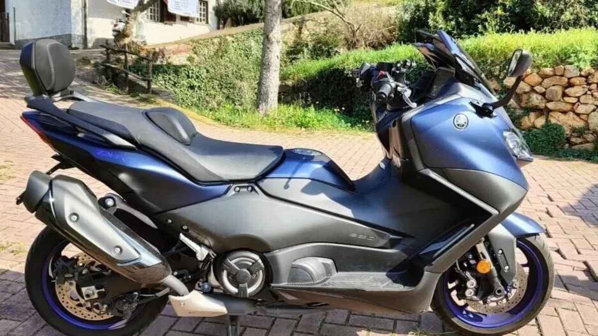Yamaha T-Max 560 (2022 - 24)  (3)