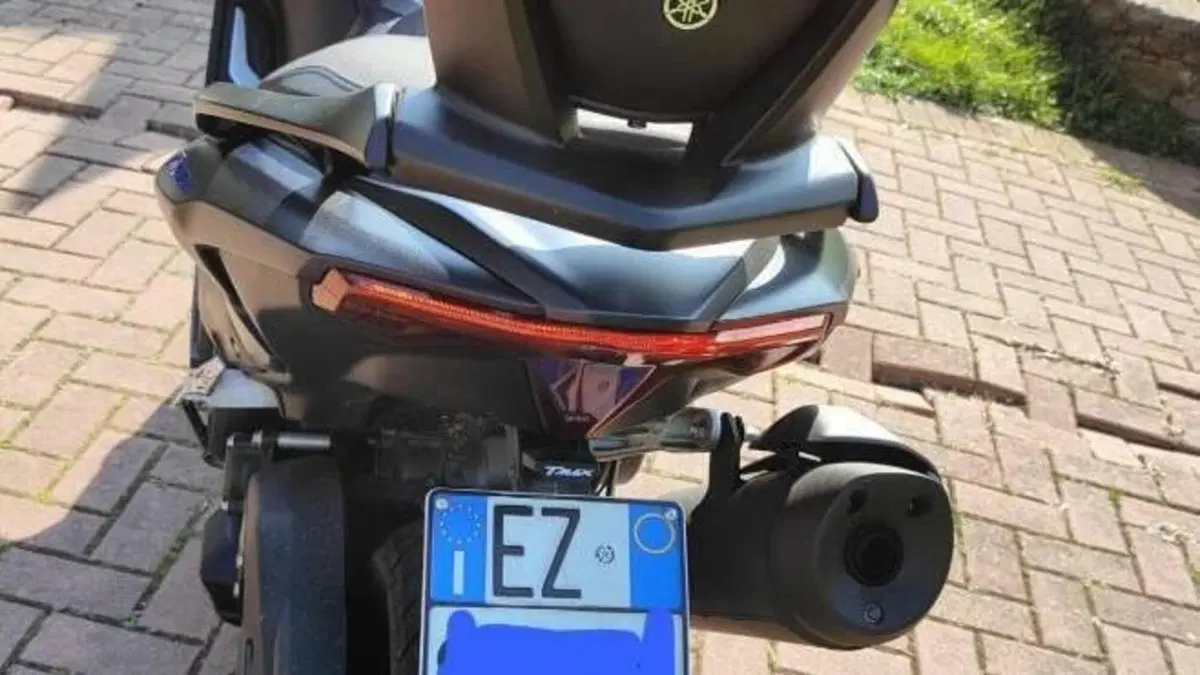 Yamaha T-Max 560 (2022 - 24)  (4)