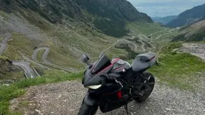 Honda CBR 1000 RR Fireblade (2017 - 19)  (2)