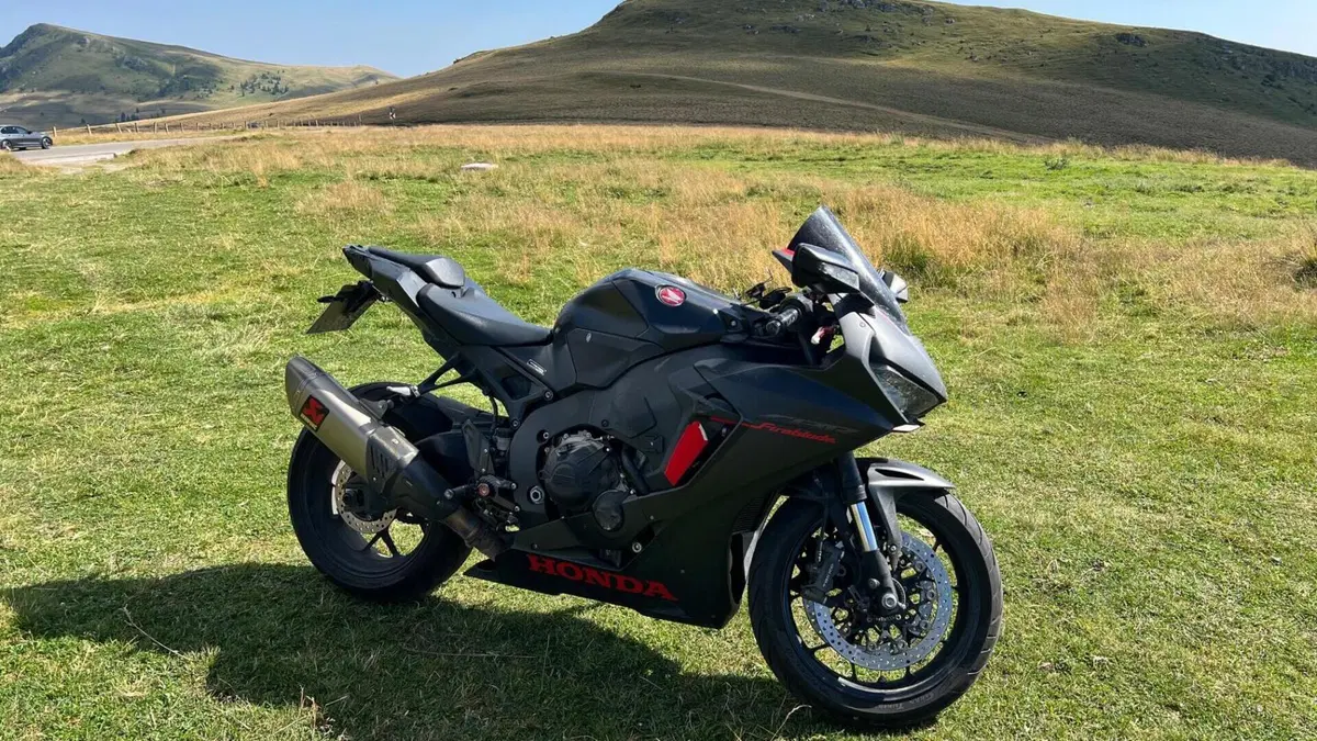 Honda CBR 1000 RR Fireblade (2017 - 19)  (3)