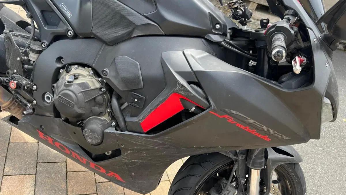 Honda CBR 1000 RR Fireblade (2017 - 19)  (4)