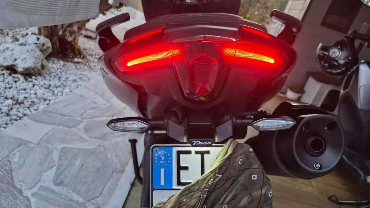 Yamaha T-Max 560 (2020 - 21)  (2)