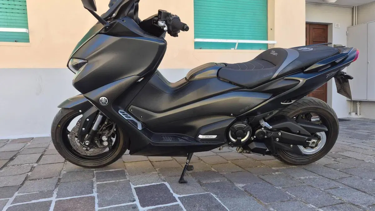Yamaha T-Max 560 (2020 - 21)  (9)