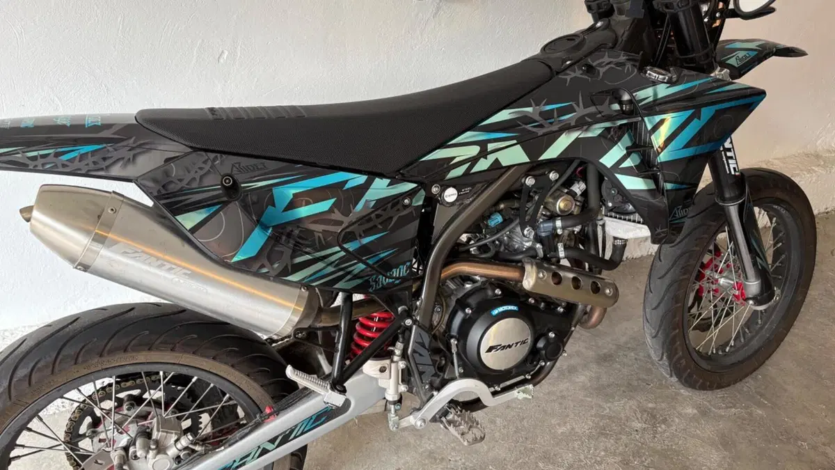 Fantic Motor XMF 125 Motard Performance 4T (2023 - 24)  (6)