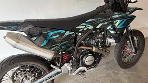 Fantic Motor XMF 125 Motard Performance 4T (2023 - 24)  (6)