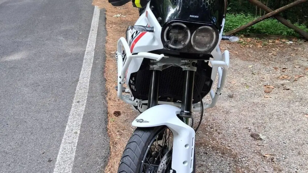 Ducati DesertX (2022 - 25)  (2)