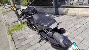Husqvarna Svartpilen 401 (2021 - 23)  (2)