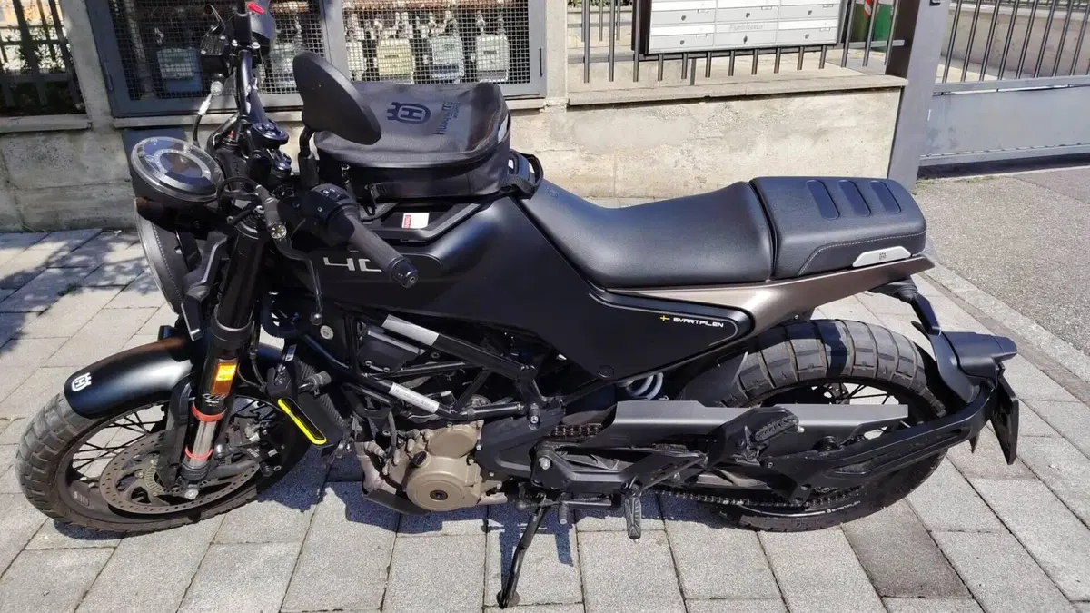 Husqvarna Svartpilen 401 (2021 - 23)  (3)