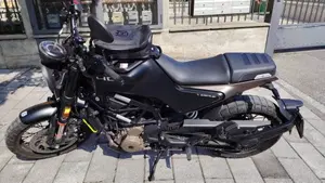 Husqvarna Svartpilen 401 (2021 - 23)  (3)