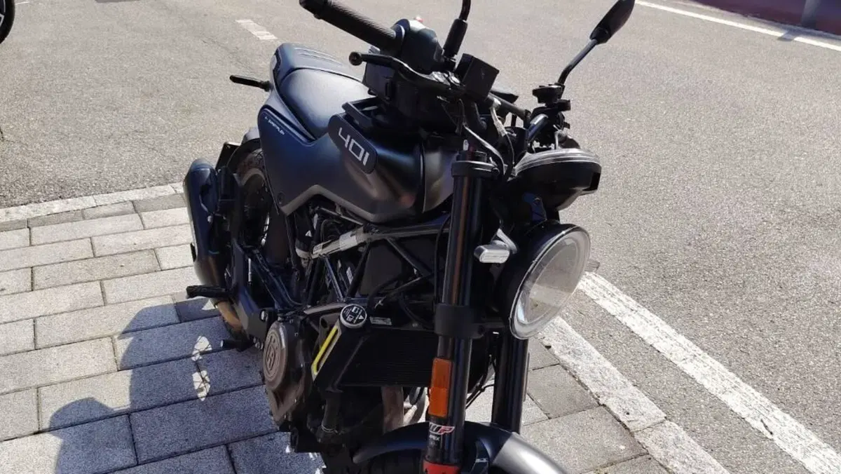 Husqvarna Svartpilen 401 (2021 - 23)  (9)