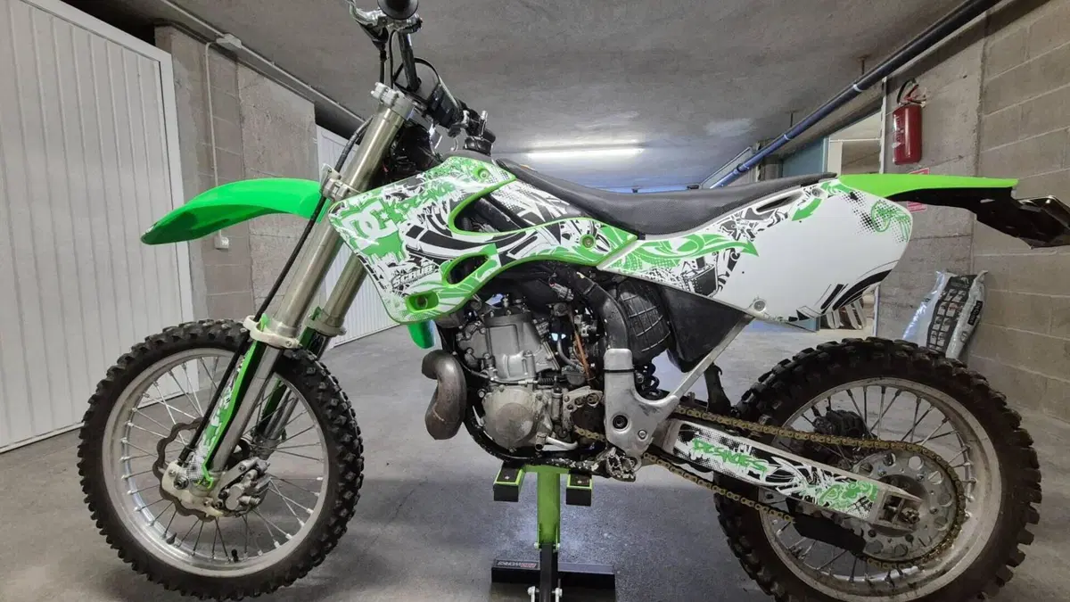 Kawasaki KX250 (1994 - 01)  (4)