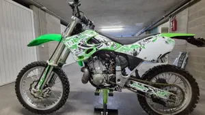 Kawasaki KX250 (1994 - 01)  (4)