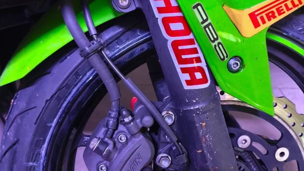 Kawasaki Ninja 400 KRT (2018)  (4)