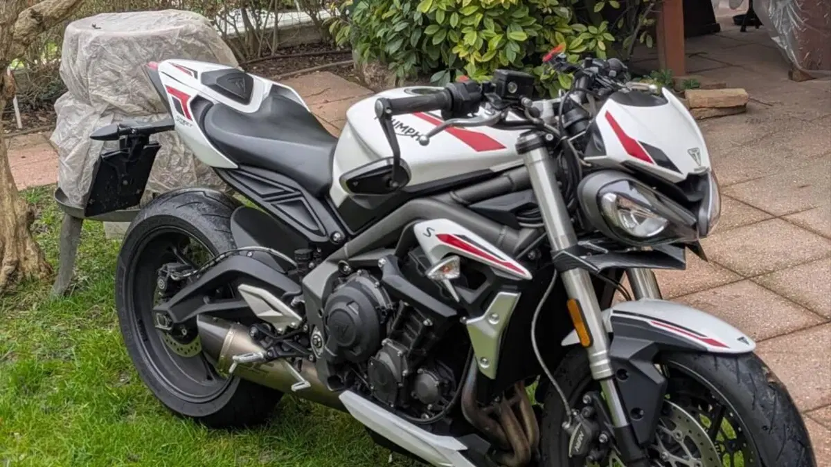 Triumph Street Triple S (2020 - 23)  (3)