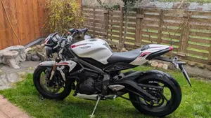 Triumph Street Triple S (2020 - 23)  (4)