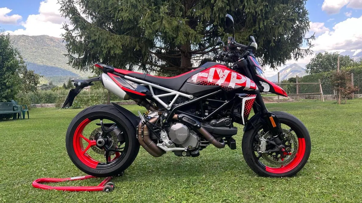 Ducati Hypermotard 950 RVE (2020)  (2)