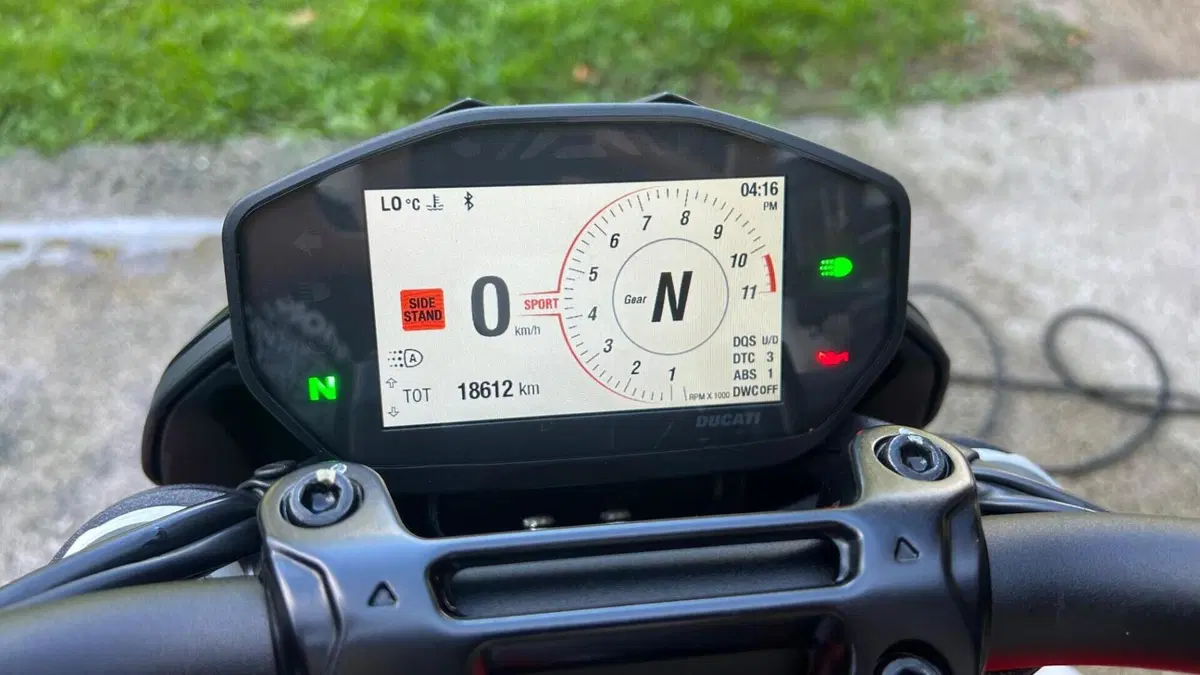 Ducati Hypermotard 950 RVE (2020)  (6)