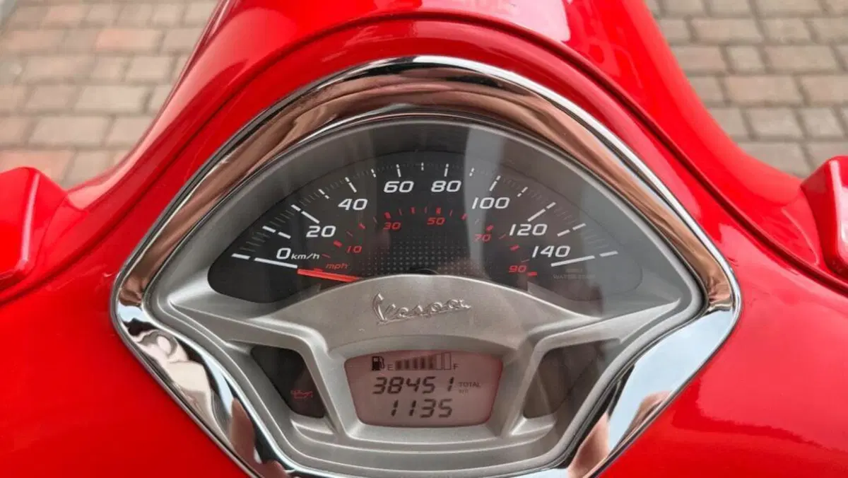 Vespa GTS 300 Super ABS (2014 - 16)  (2)