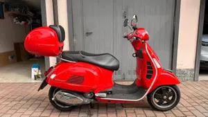 Vespa GTS 300 Super ABS (2014 - 16)  (3)