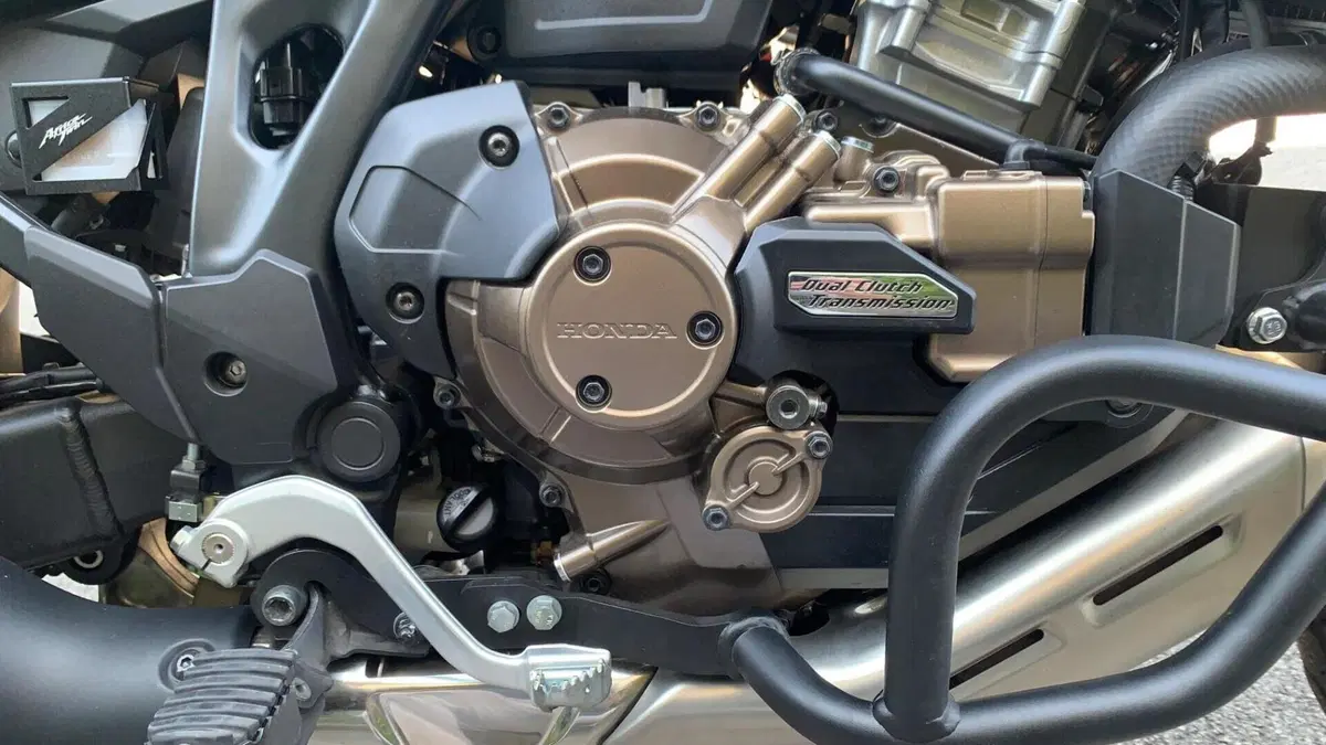 Honda Africa Twin CRF 1100L (2022 - 23)  (4)
