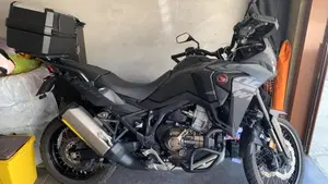Honda Africa Twin CRF 1100L (2022 - 23)  (9)