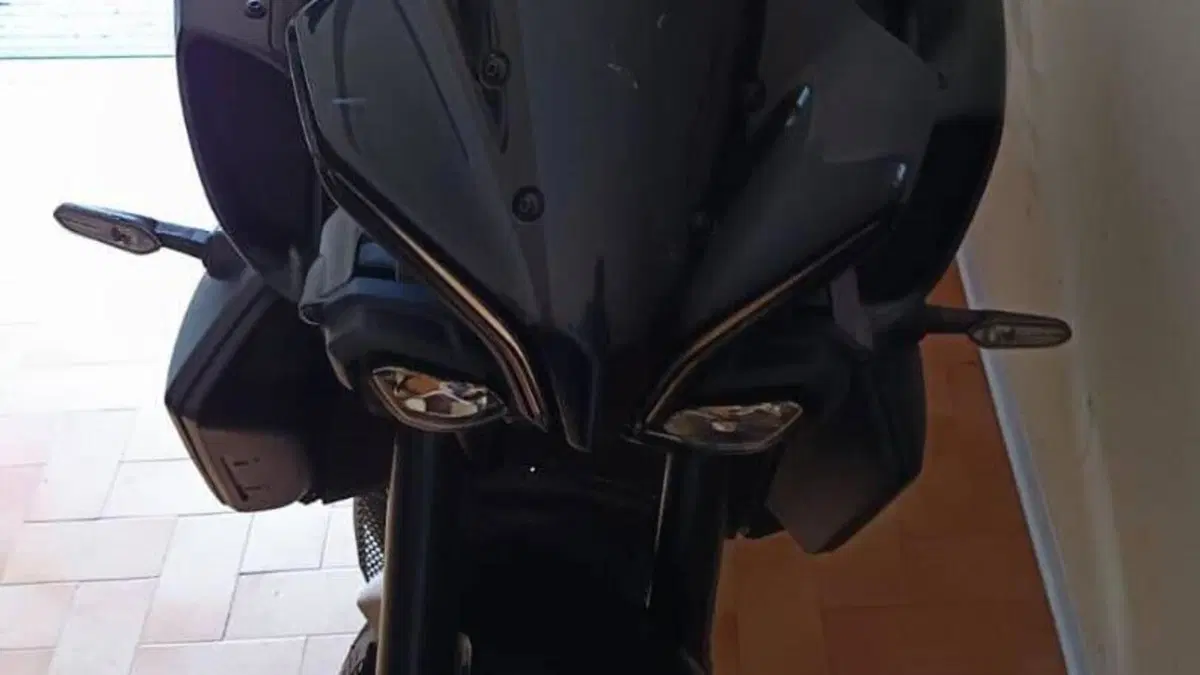 Yamaha MT-10 (2022 - 26)  (2)
