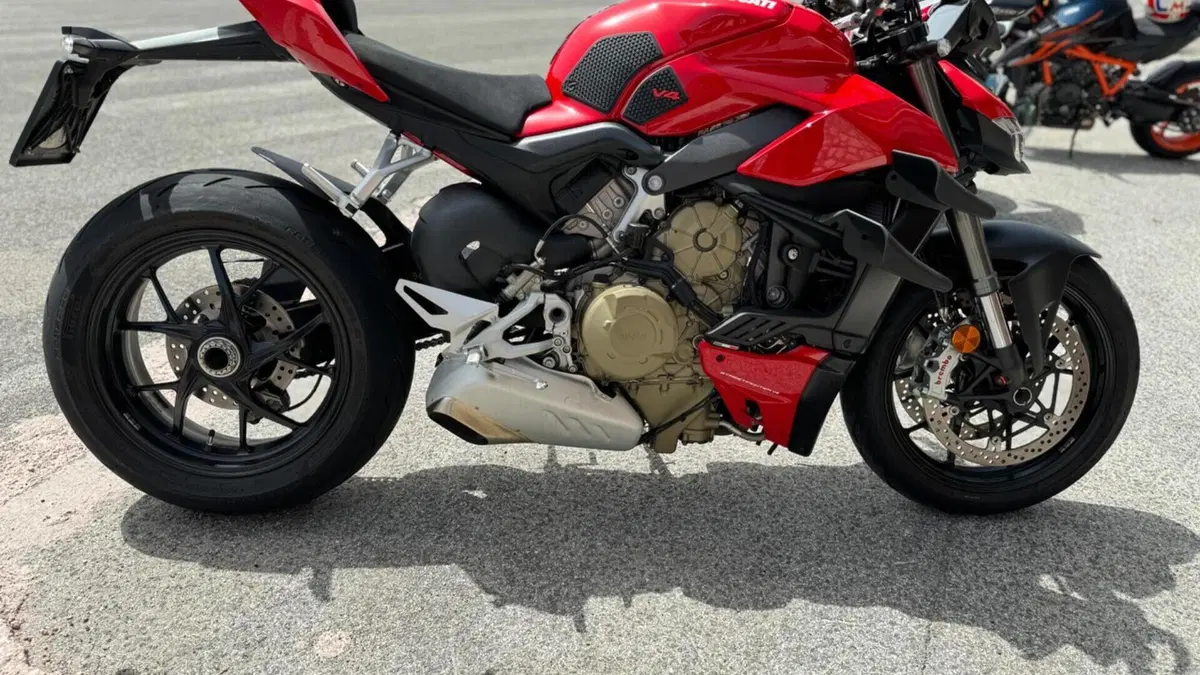 Ducati Streetfighter V4 1100 (2021 - 22)  (3)