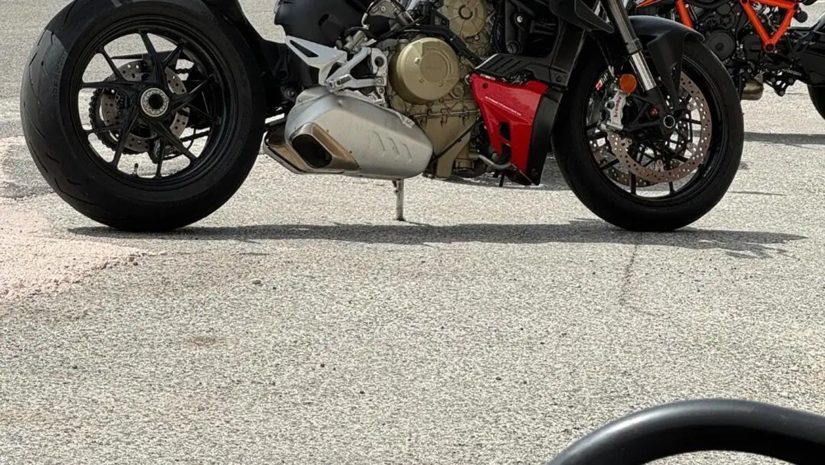 Ducati Streetfighter V4 1100 (2021 - 22)  (4)