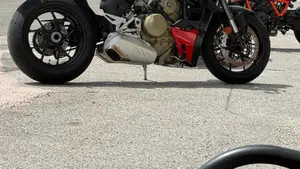 Ducati Streetfighter V4 1100 (2021 - 22)  (4)
