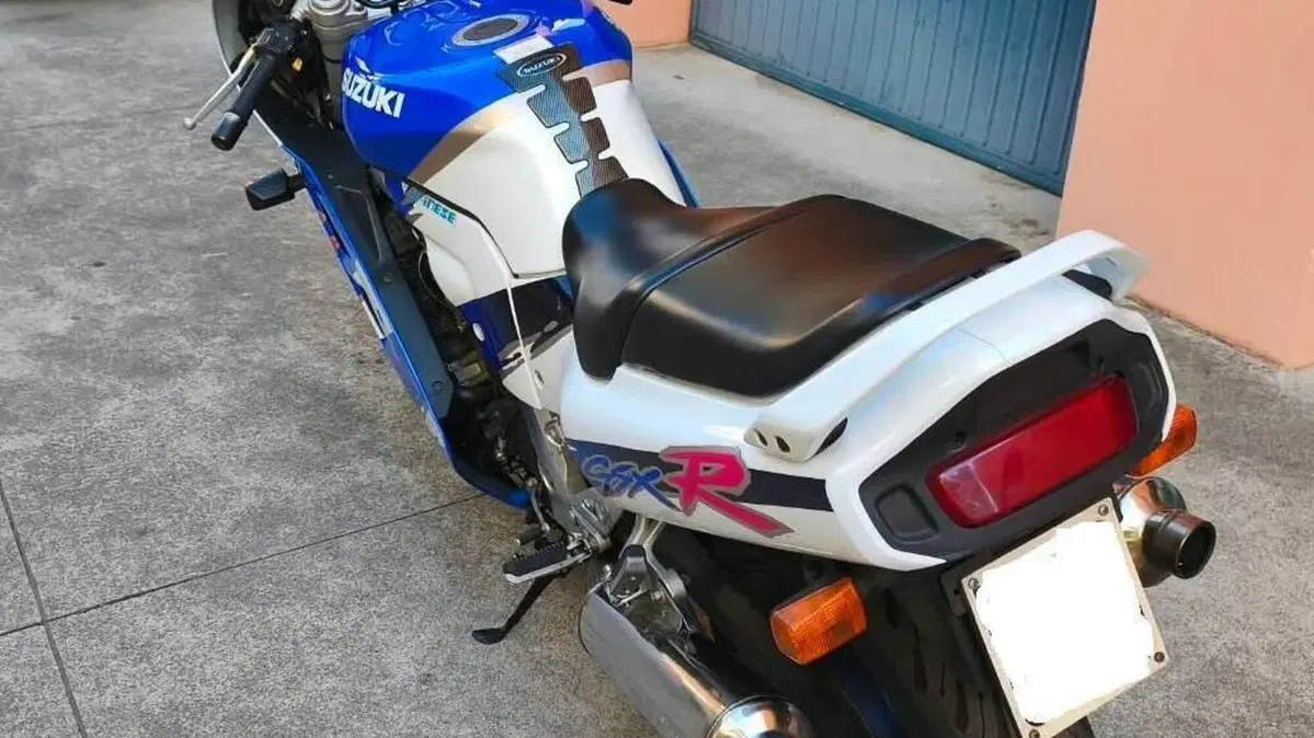 Suzuki   (3)