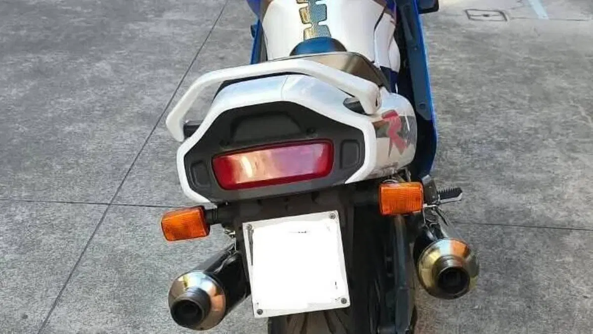 Suzuki   (4)