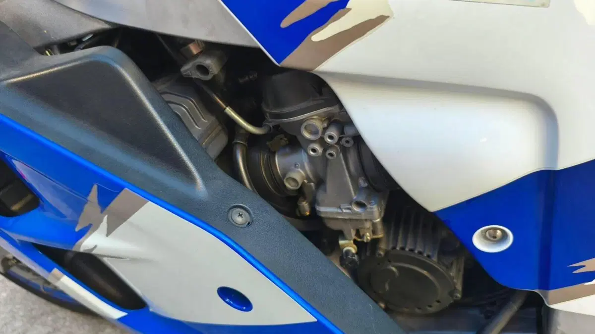 Suzuki   (7)