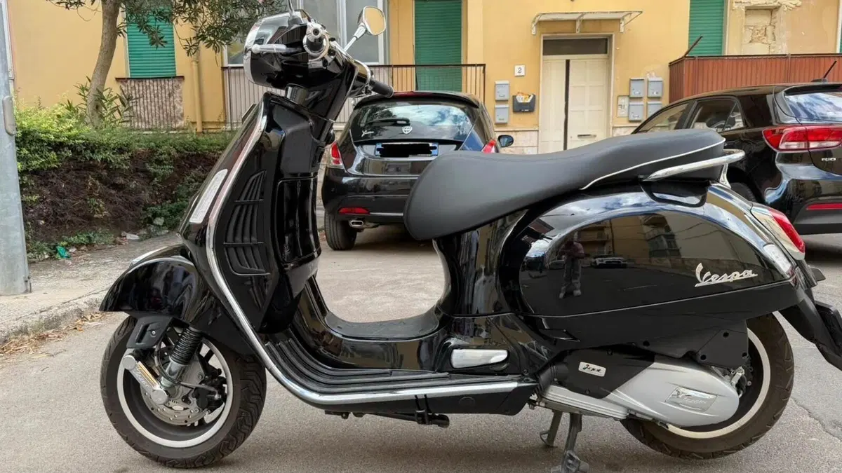 Vespa GTS 125 Super (2021 - 24)  (2)