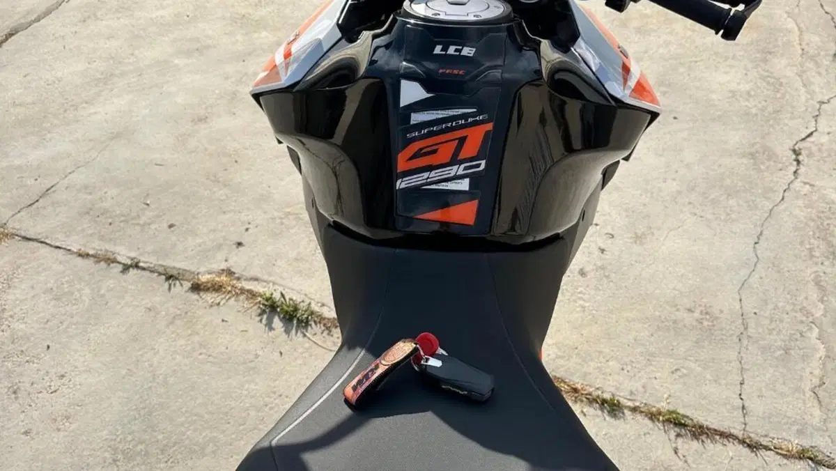 KTM 1290 Super Duke GT (2019 - 20)  (2)
