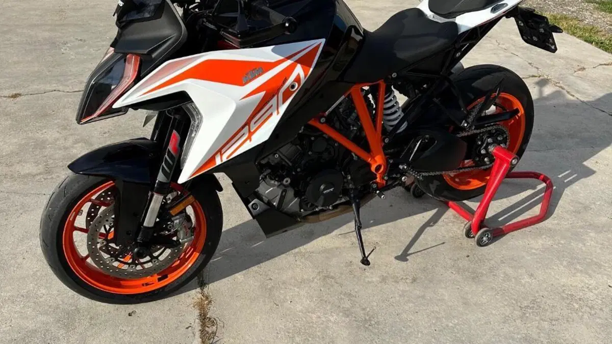 KTM 1290 Super Duke GT (2019 - 20)  (3)