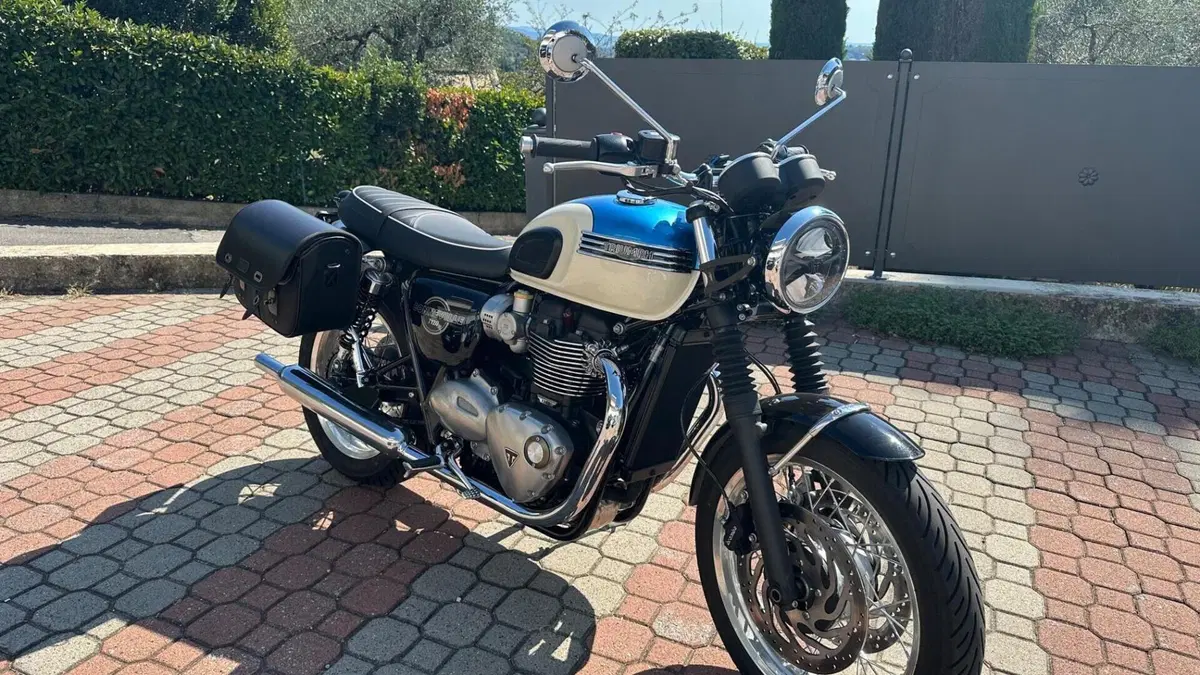 Triumph Bonneville T120 (2026)  (2)