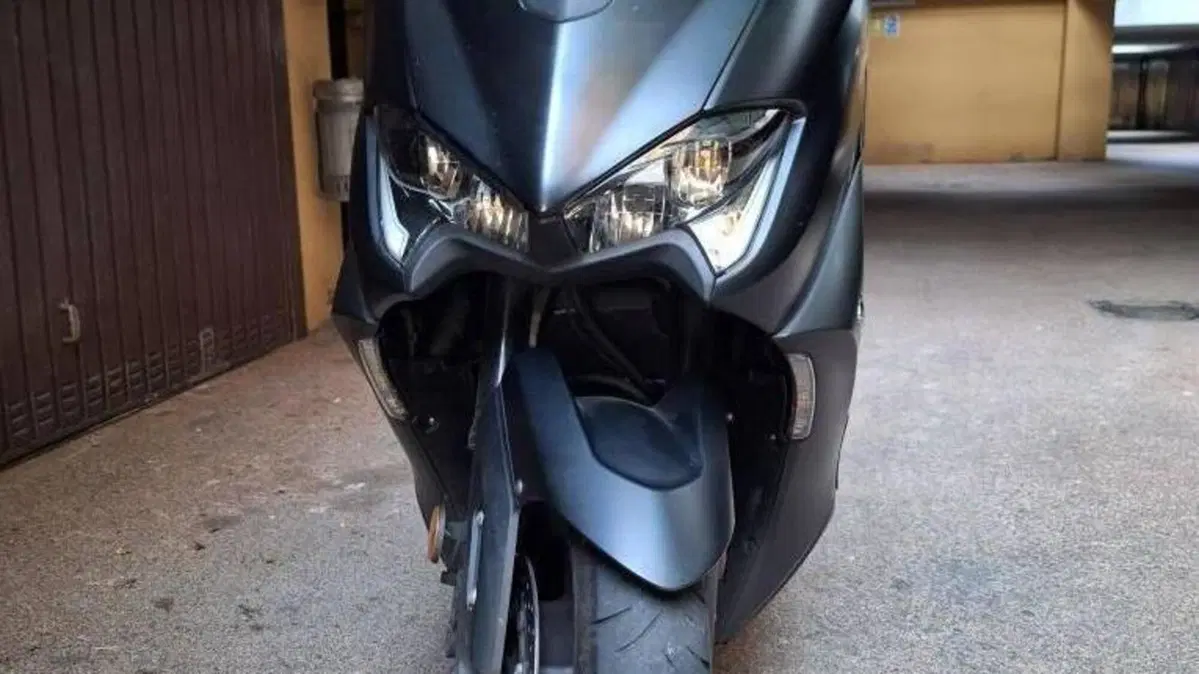 Yamaha T-Max 560 (2020 - 21)  (2)