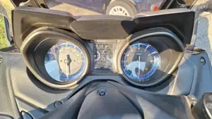 Yamaha T-Max 560 (2020 - 21)  (4)
