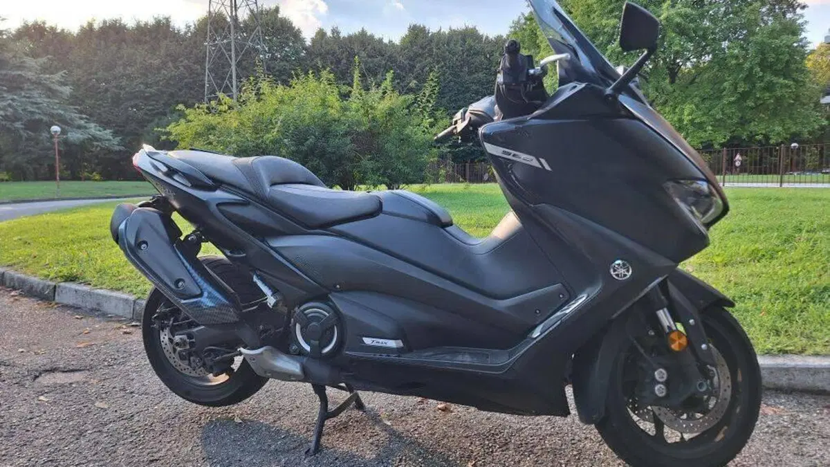 Yamaha T-Max 560 (2020 - 21)  (5)