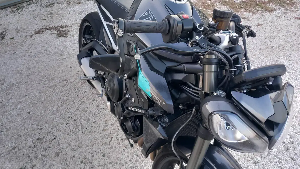 Triumph Street Triple 765 RS (2023 - 26)  (3)