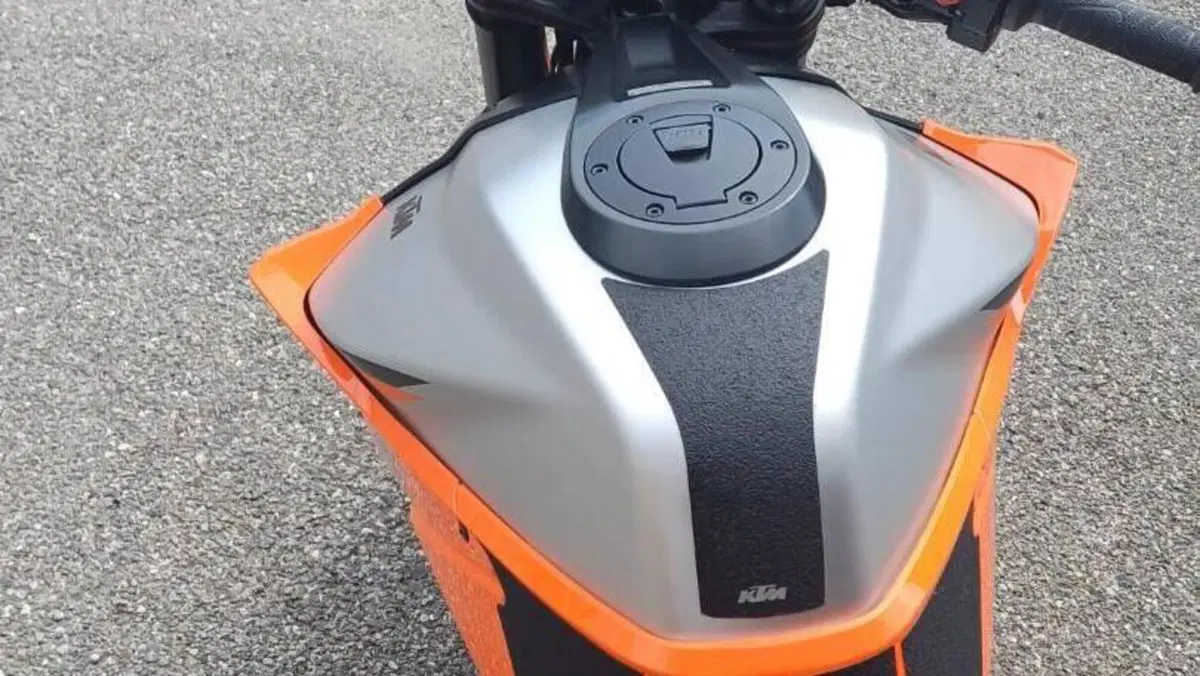 KTM 1290 Super Duke R (2021 - 23)  (4)