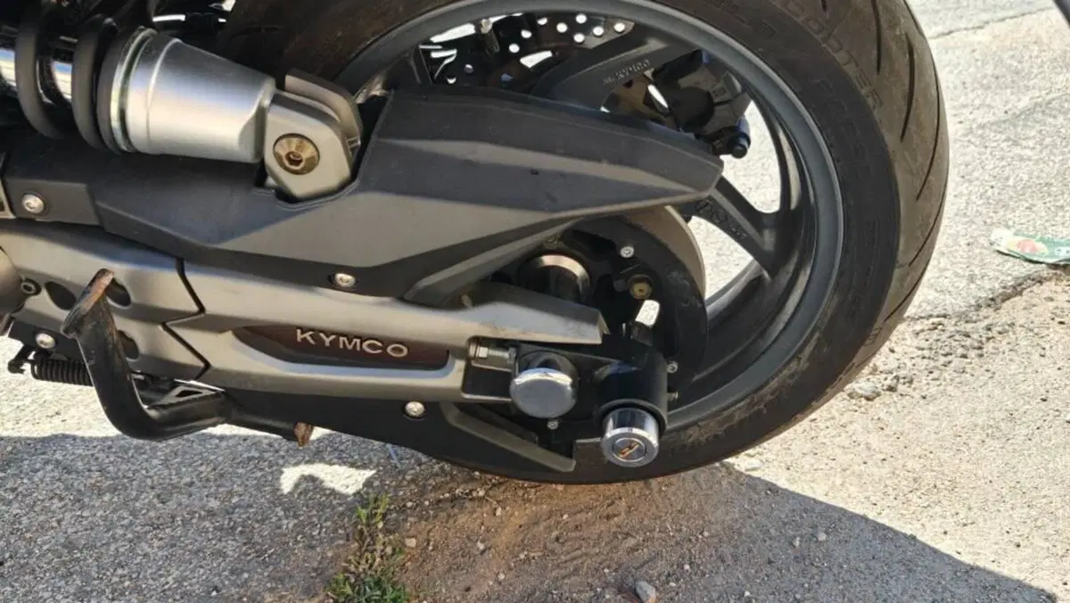 Kymco AK 550 ETS (2021 - 26)  (7)