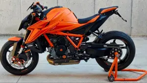 KTM 1390 Super Duke R (2024 - 26)  (2)