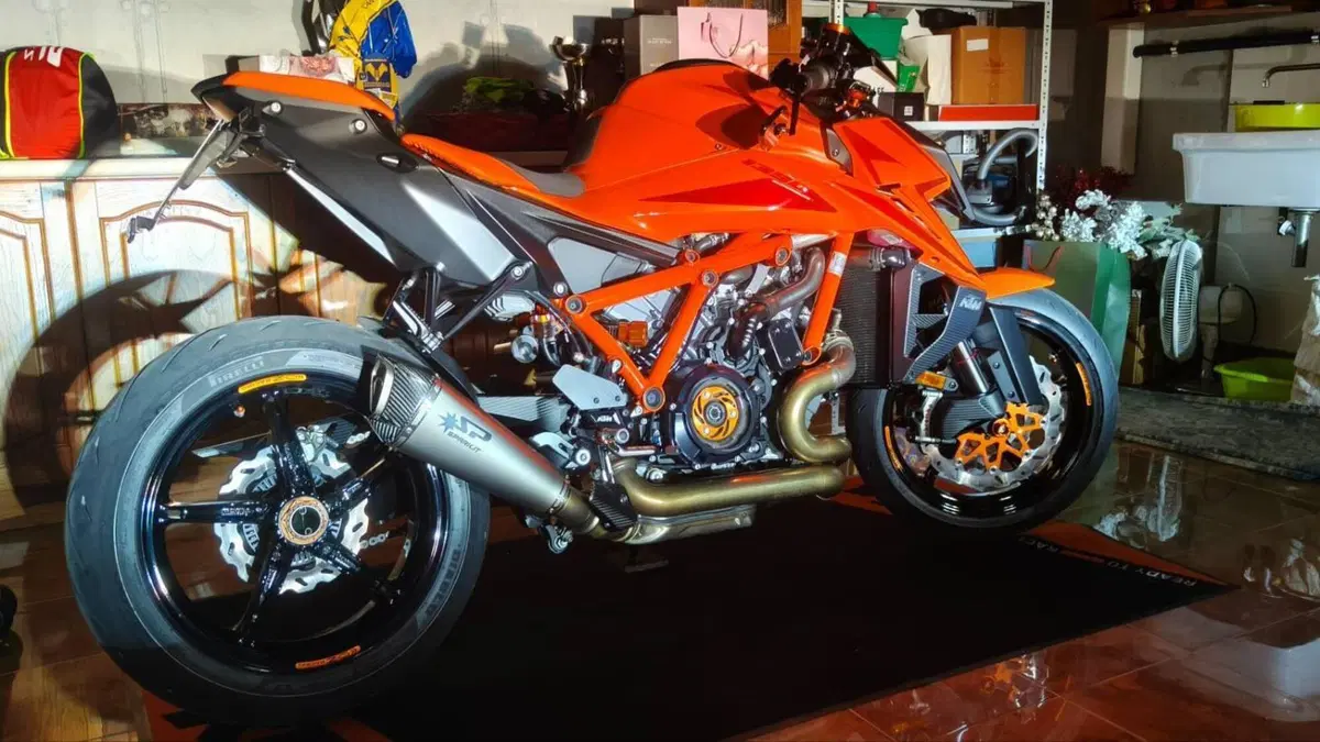 KTM 1390 Super Duke R (2024 - 26)  (6)