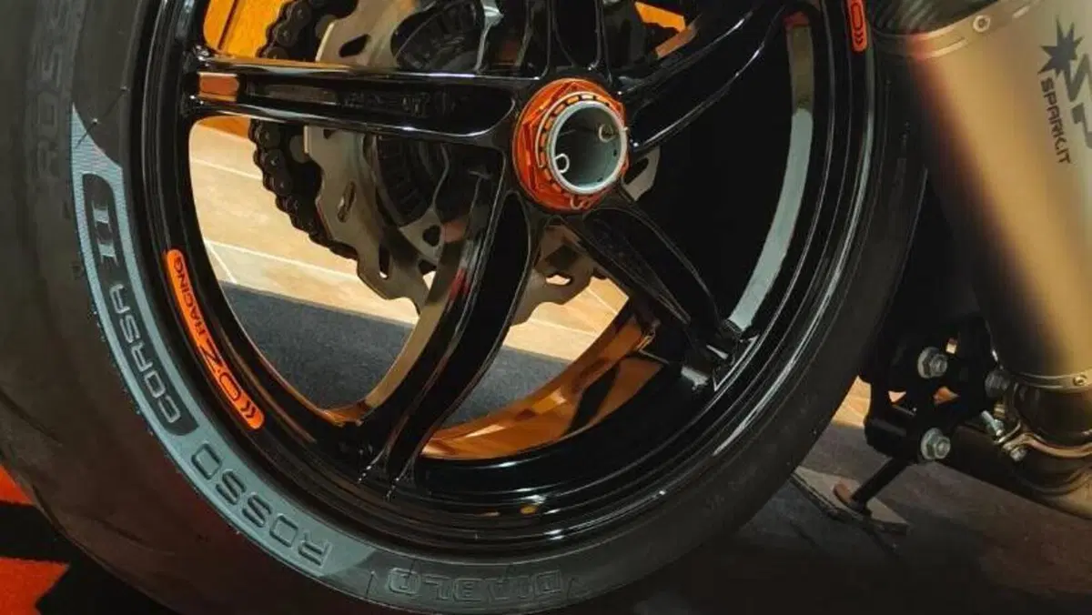 KTM 1390 Super Duke R (2024 - 26)  (7)