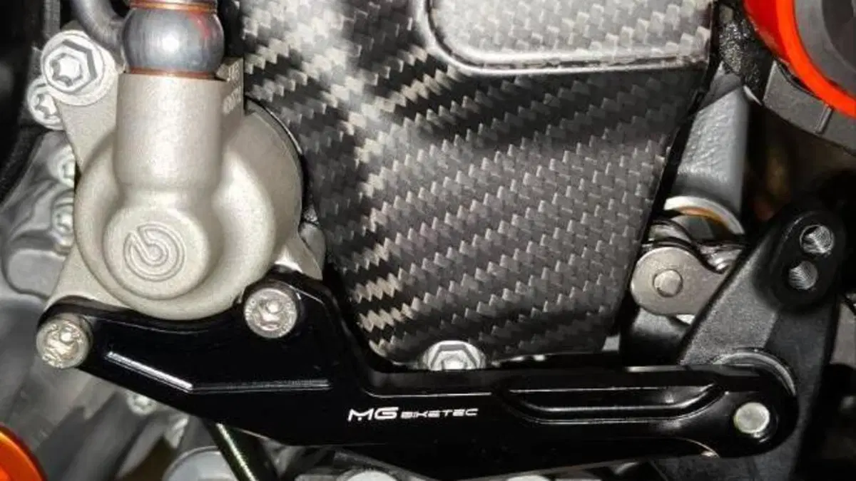 KTM 1390 Super Duke R (2024 - 26)  (8)
